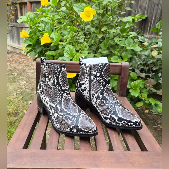 NIB Aqua College Karlie Womens Waterproof ECO LEATHER Booties Brown Snake  7M - Picture 10 of 10